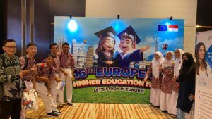 Menggapai Mimpi Mendunia, Siswa MAN 11 Jakarta Dapatkan Informasi Studi di Eropa di EHEF 2024
