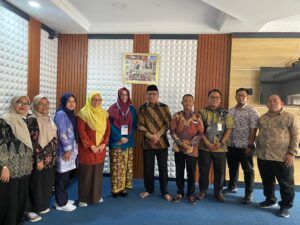 Pererat Kerja Sama Internasional, perwakilan MAN 11 Jakarta dan Bu Roslyn dari Trinity College Australia Lakukan Kunjungan  ke kantor Kemenag Jakarta Selatan