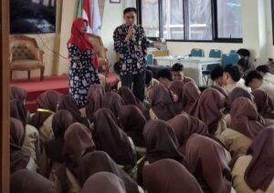 Tim BK MAN 11 Jakarta Kawal Siswa Buka Akun SNPMB 2026