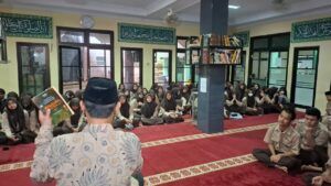 Meneguhkan Dasar Fikih, Murid Kelas XI MAN 11 Jakarta Selatan Ikuti Kajian Kitab Matan Ghayah wa Taqrib