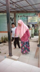 Jumat Bersih MAN 11 Jakarta Selatan: Wujudkan Madrasah Bersih, Sehat, dan Berbudaya Peduli Lingkungan